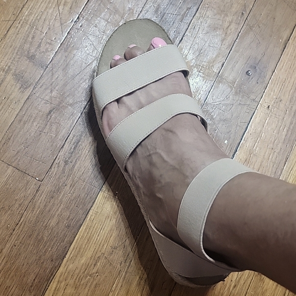 Cushionaire women's sandal size 11w color cram beautiful exelente condition - Picture 9 of 17
